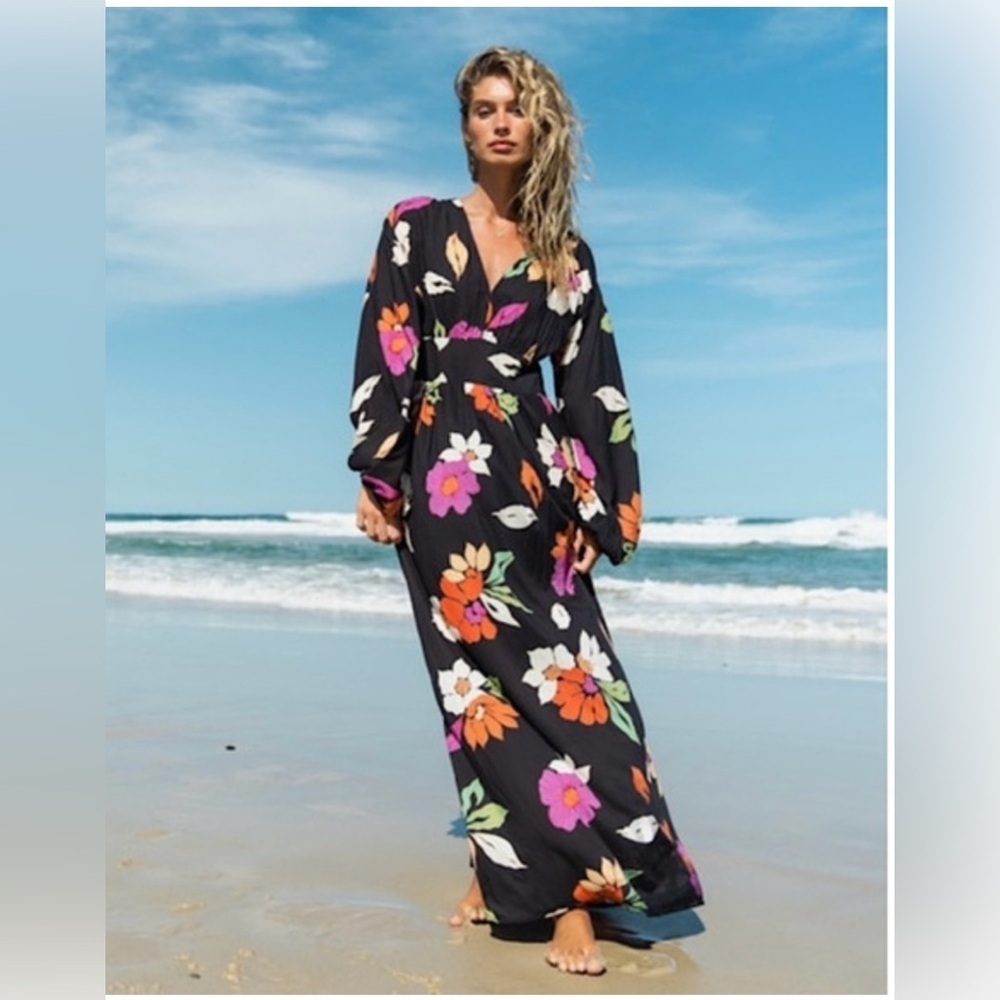 Billabong 🌺 Dreamy Tropical Floral Maxi Dress
Large